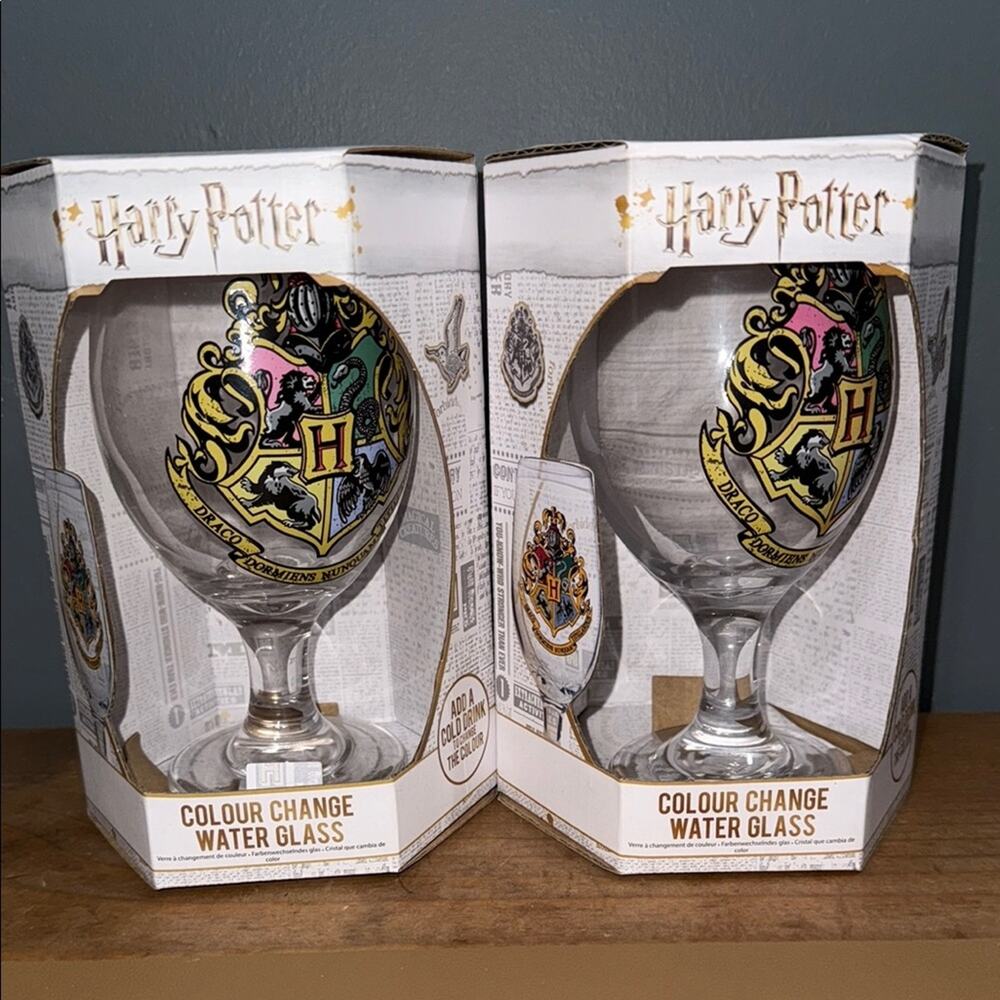 Harry Potter Colour Change Water Glasses Set of 2 330ml / 11 fl oz Hogwarts NIB